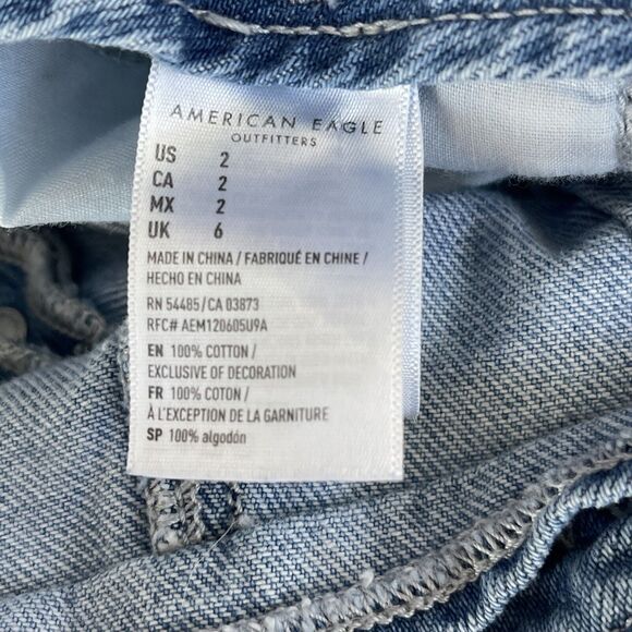 American Eagle SZ 2 Paperbag Jean Mom Shorts Hi-Rise Button-Fly Light Wash Blue - Picture 6 of 7